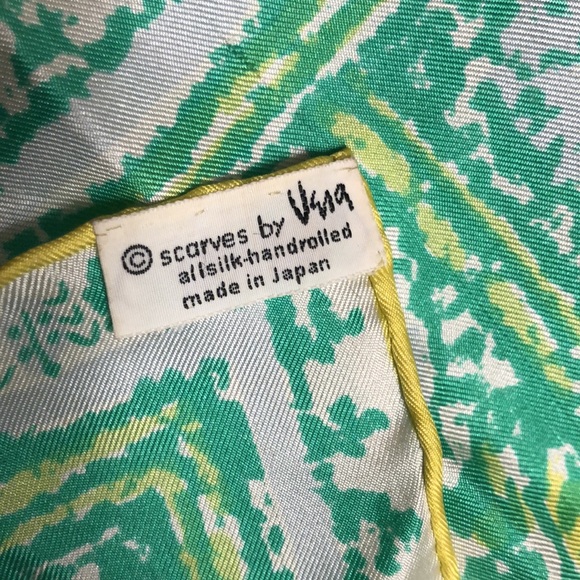 Stunning Silk Verra scarf💚 - Picture 3 of 10